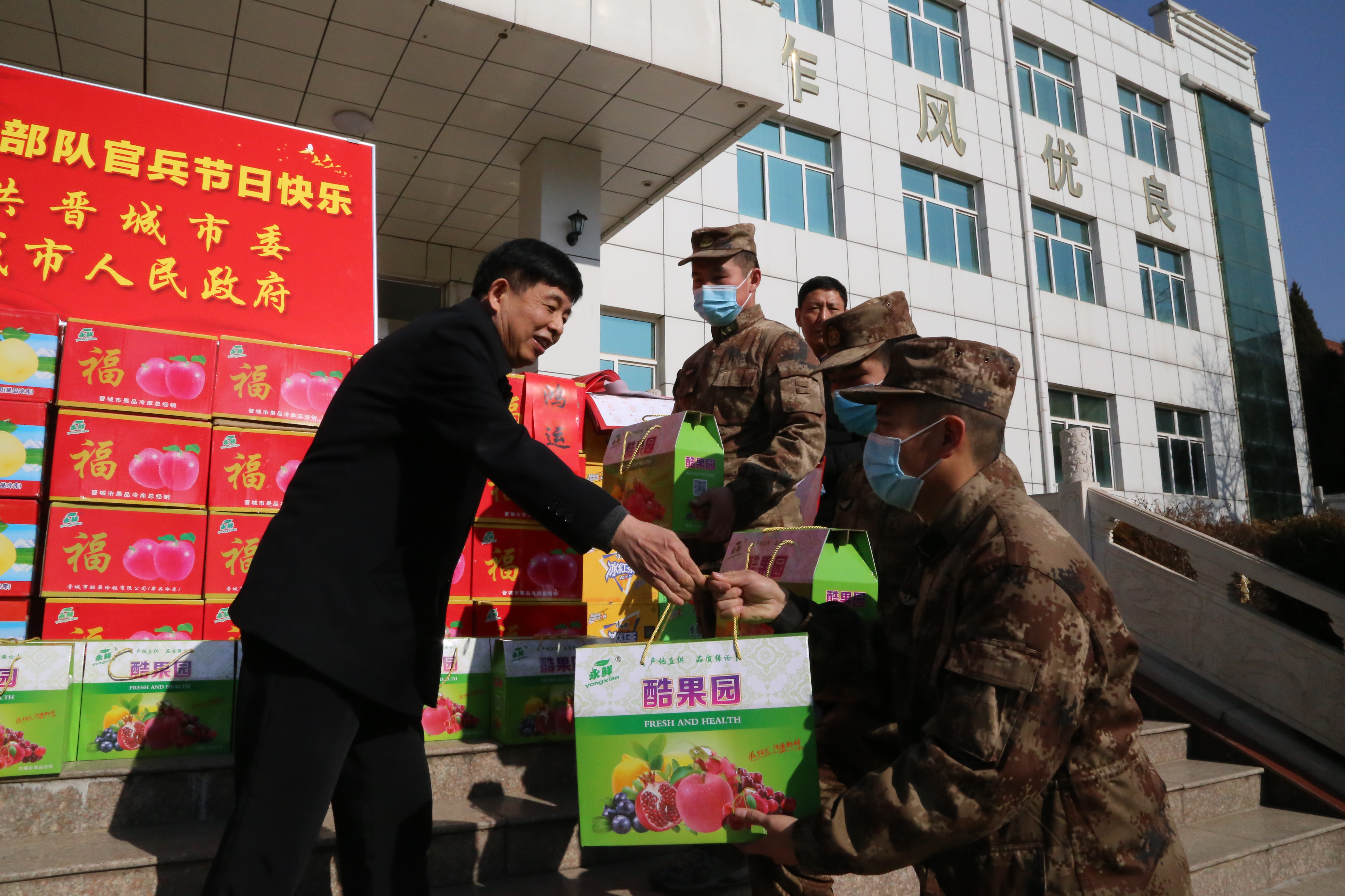 市双拥办,市退役军人事务局走访慰问驻市部队官兵